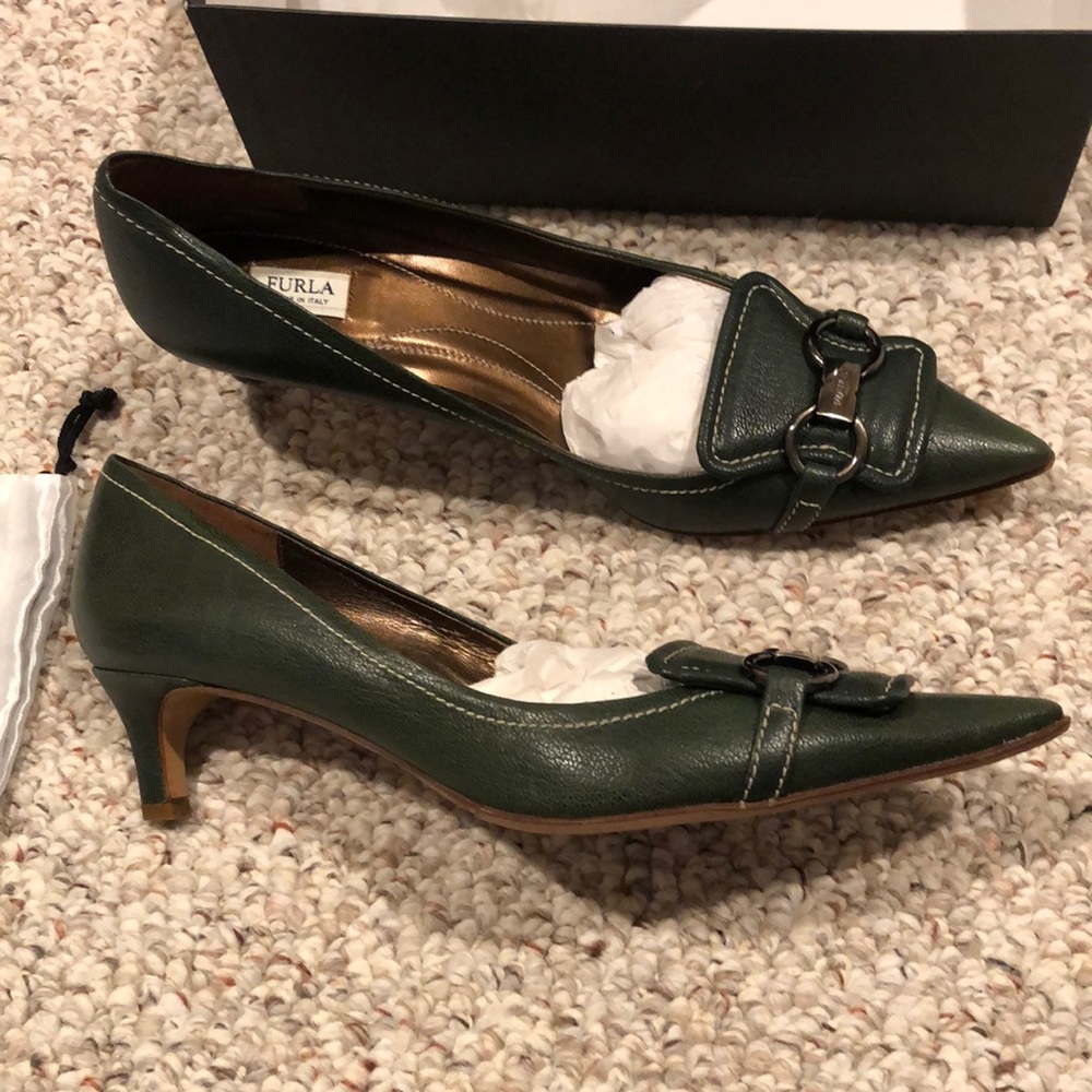Furla Yo Lucille green leather pumps